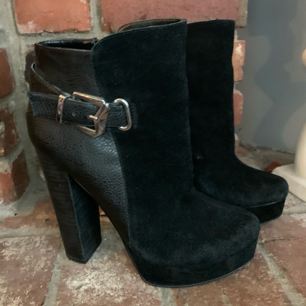 Leather Platform boots with buckle